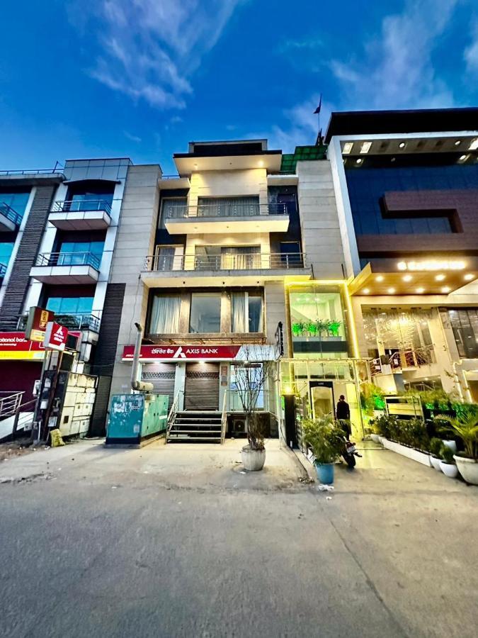 Hotel The Imperio Neu-Delhi Exterior foto