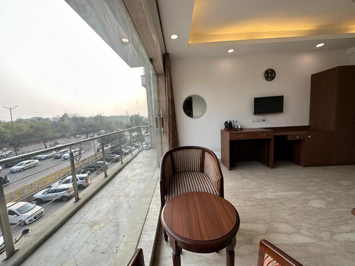 Hotel The Imperio Neu-Delhi Exterior foto