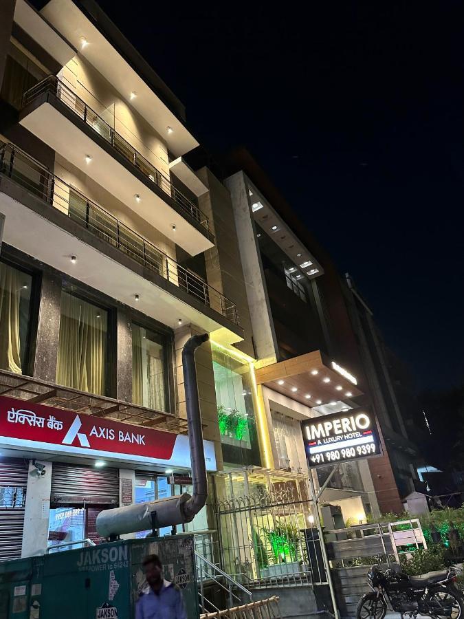 Hotel The Imperio Neu-Delhi Exterior foto